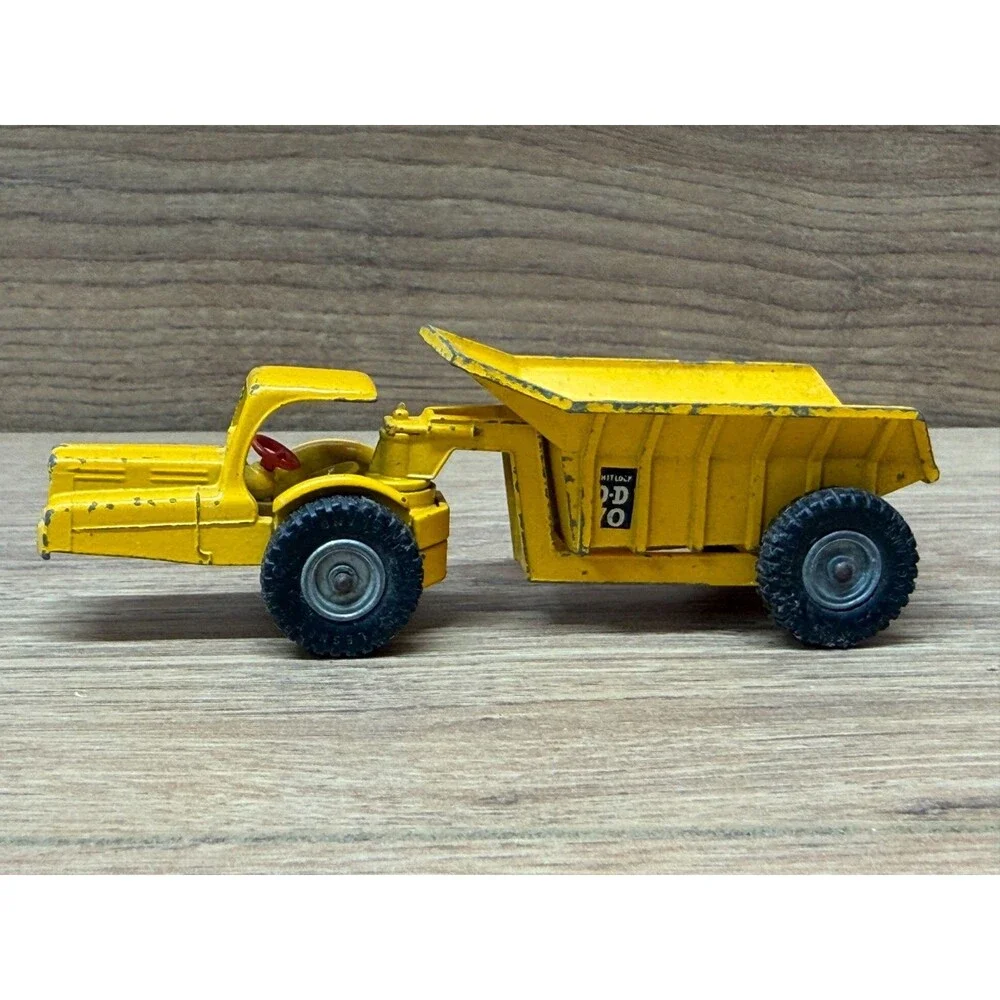 Lesney Matchbox No. 10 Dinkum Dumper Major Pack 1:64 - Vintage